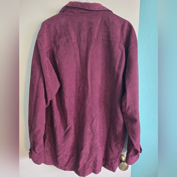 Van Heusen Plum Button-Up Size Medium - Picture 2 of 3